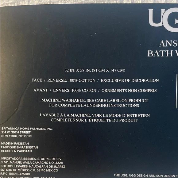 UGG Ansel Bath Wrap in White with Black Logo - Picture 4 of 4